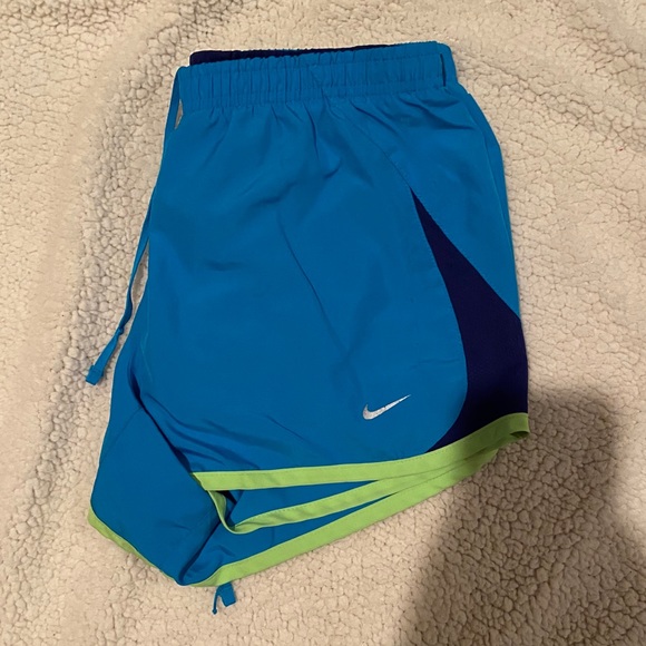 Nike Athletic Shorts ☀️ 2 for 15$ ☀️ - Picture 2 of 3